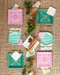 fiesta Papel 10 Plates paired with matching napkins and cups for a vibrant Cinco de Mayo tablescape.