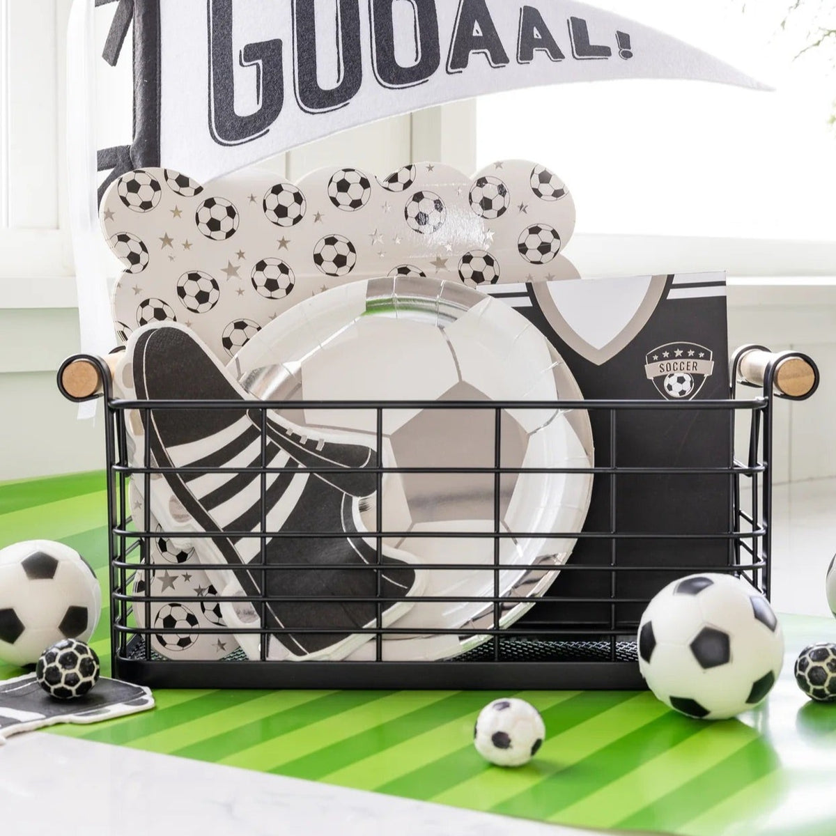 Tackle messes like a pro with our soccer napkins! Shaped like black soccer cleats, this set of 18 napkins is just what you need for your soccer birthday party.