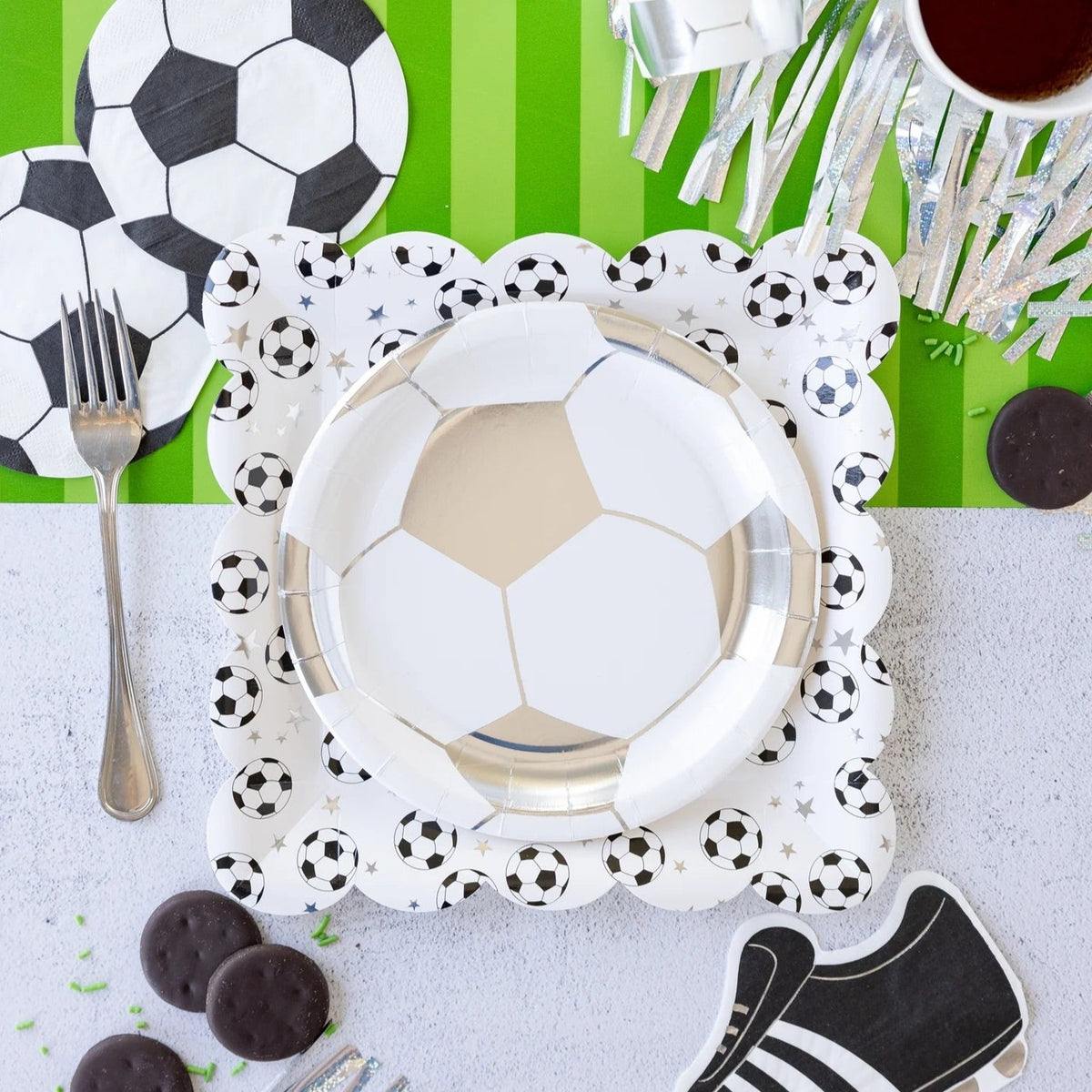 Get ready to celebrate with these soccer plates at your soccer birthday party! Each set of 8 square paper plates, measuring 10 x 10 inches, features a lively soccer ball design and chic scalloped edges.