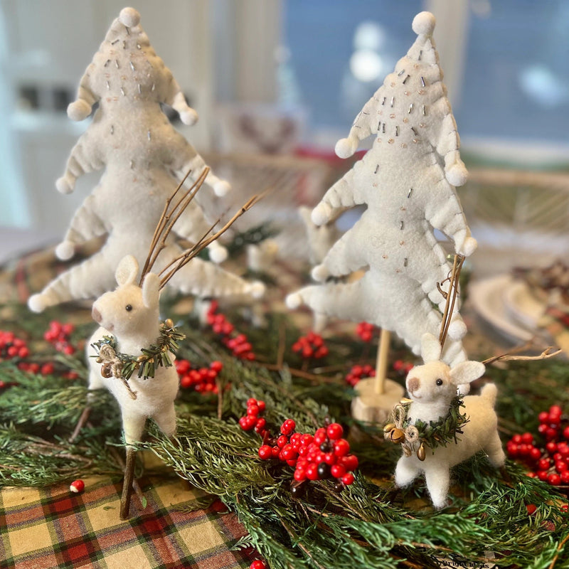 Felted reindeer Christmas decor - a perfection addition to your Christmas coffee table decor or Christmas table decorations collection.