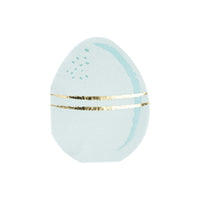 Blue paper Easter napkins shaped like an egg with gold details - perfect for an Easter brunch or Easter party.